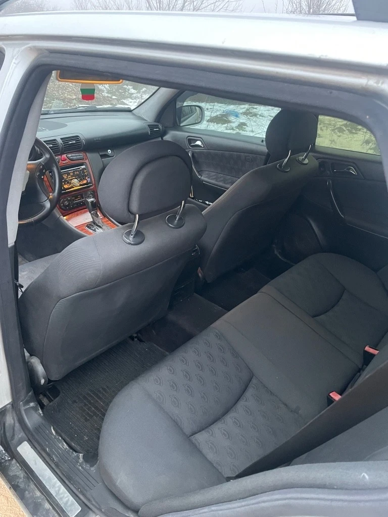 Mercedes-Benz C 220 2.2CDI, снимка 5 - Автомобили и джипове - 53759762