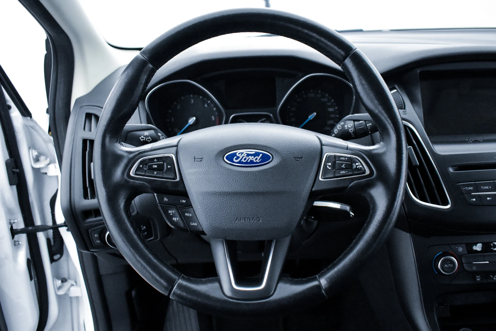 Ford Focus 1.5 TDCI E6 AUT. | Mobile.bg — изображение 11