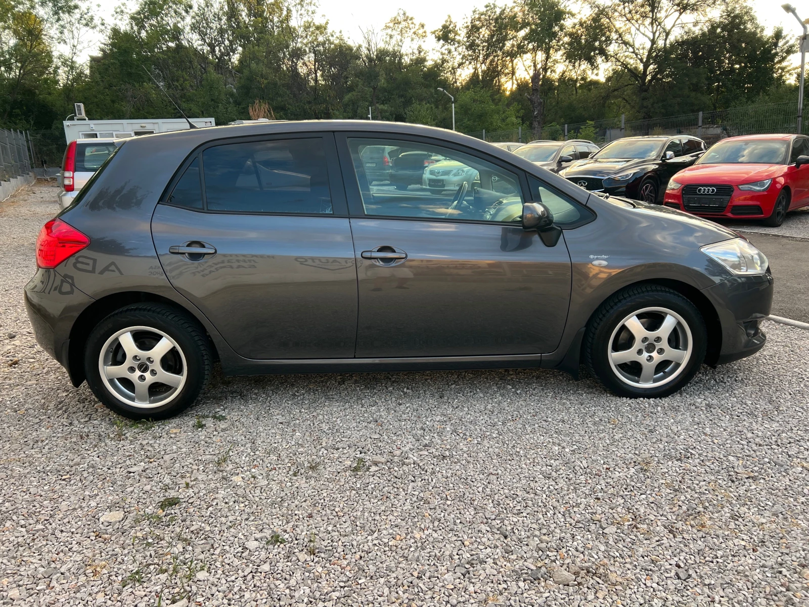 Toyota Auris 1.6-SOLL - изображение 7