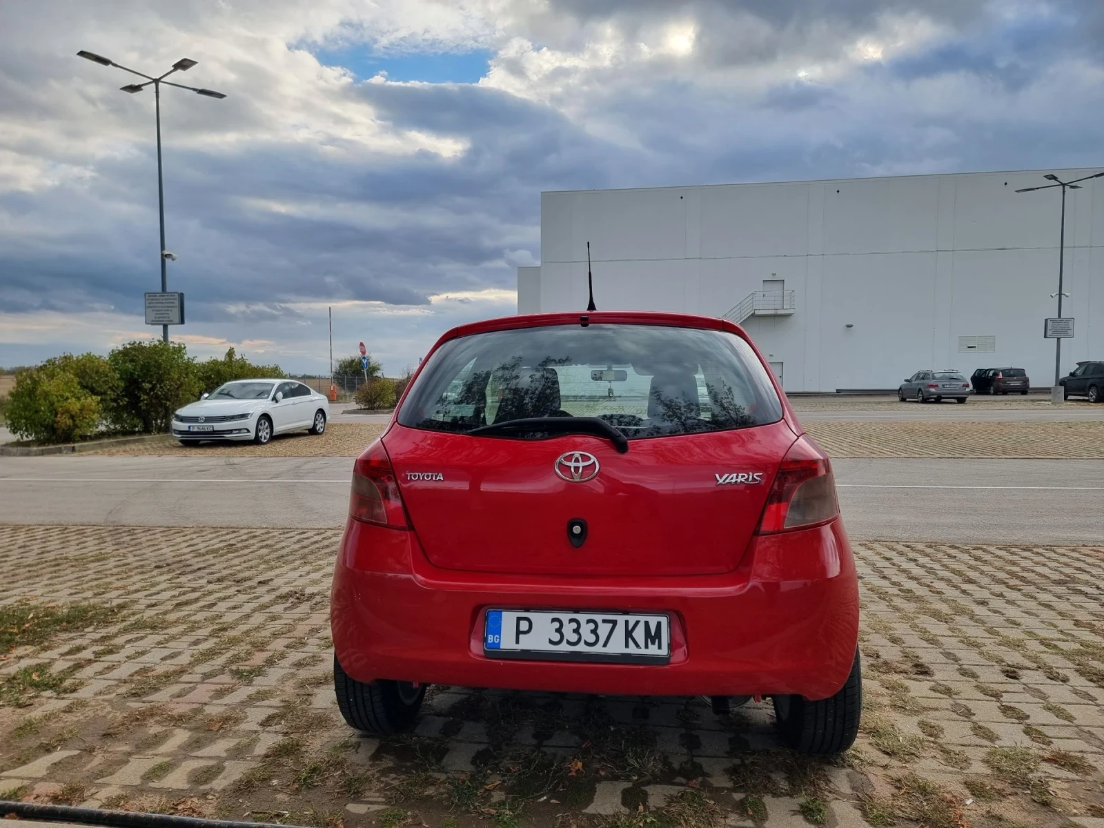 Toyota Yaris 1.3i - изображение 5