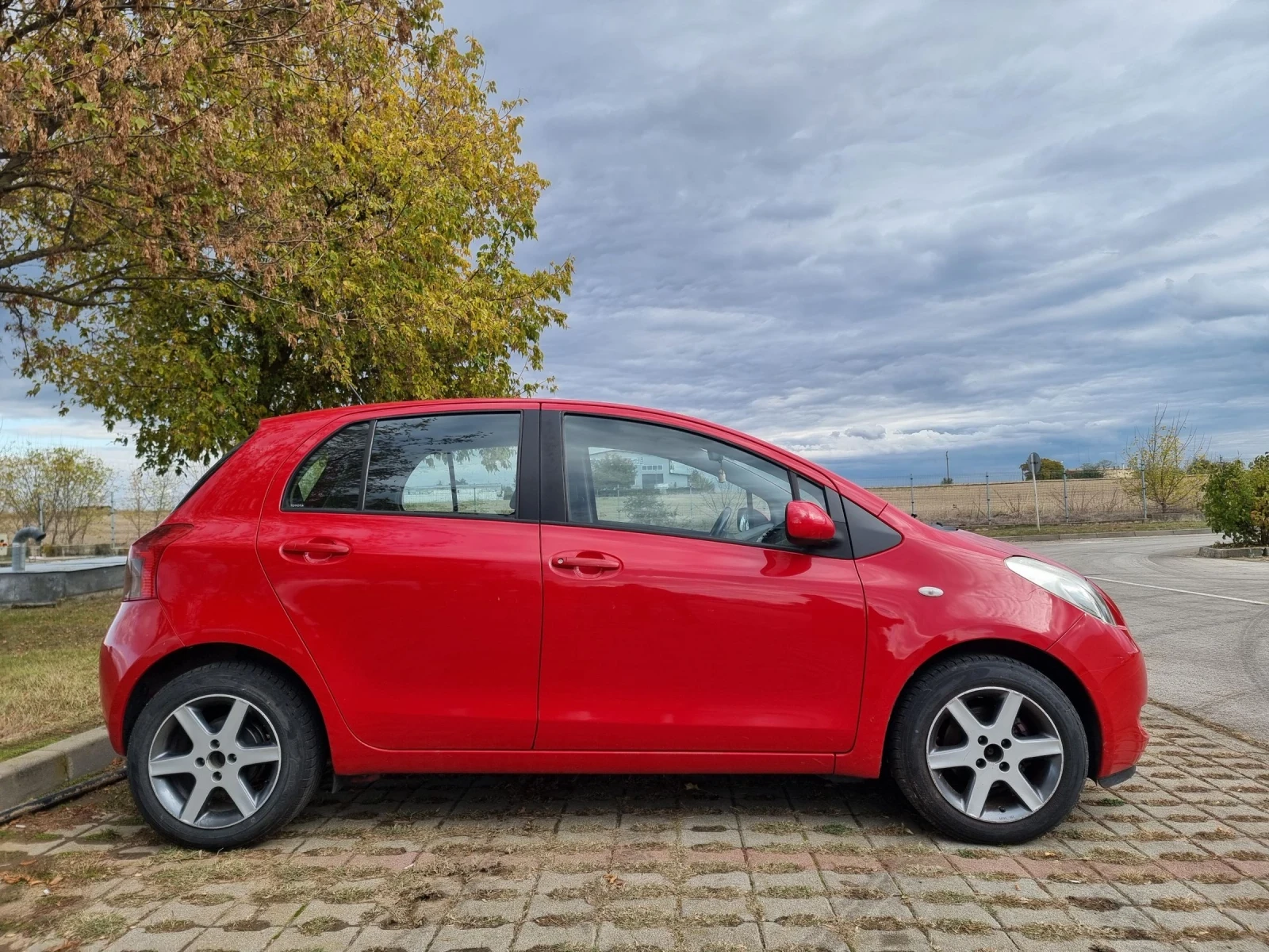 Toyota Yaris 1.3i - изображение 4