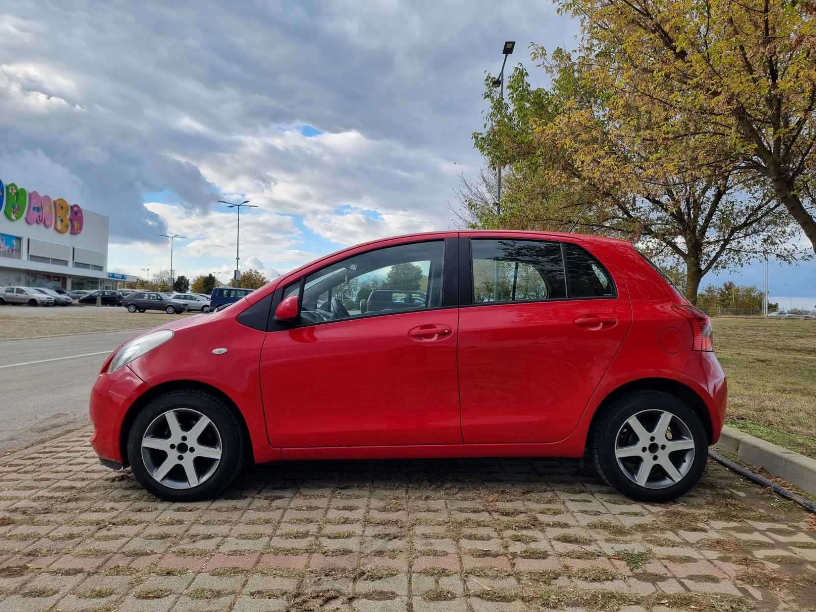 Toyota Yaris 1.3i - изображение 3