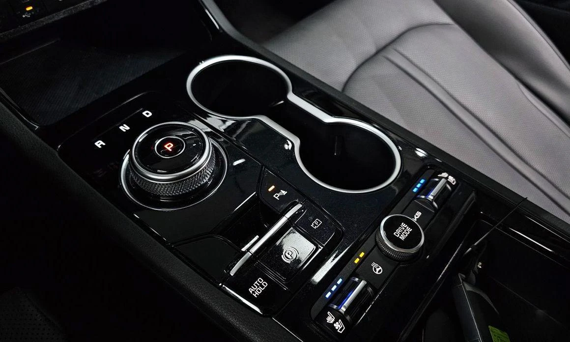 Kia K5 2.0 LPi Prestige * НАЙ-ДОБРА ЦЕНА В БЪЛГАРИЯ*  - изображение 9