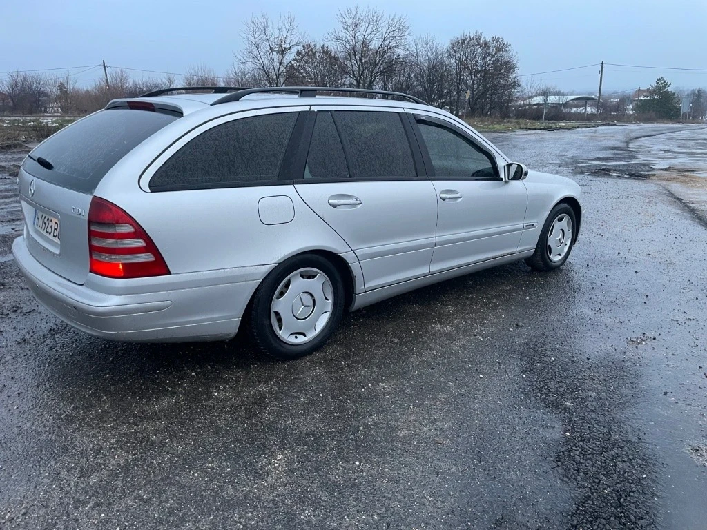 Mercedes-Benz C 220 2.2CDI, снимка 3 - Автомобили и джипове - 53759762