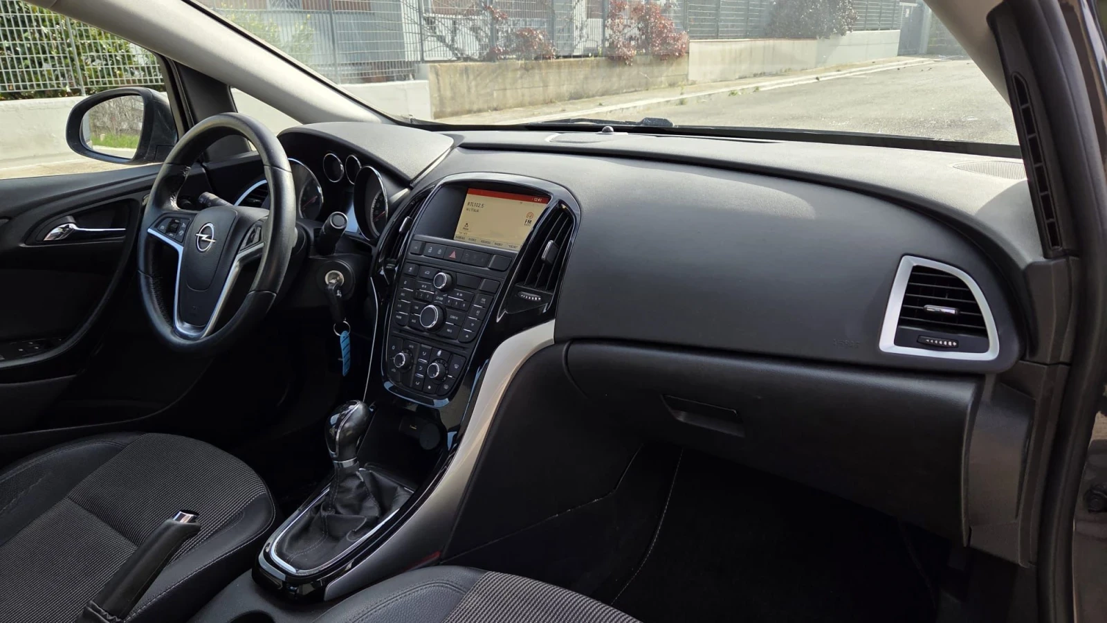 Opel Astra СЕДАН-КАТО НОВА, снимка 9 - Автомобили и джипове - 53761041