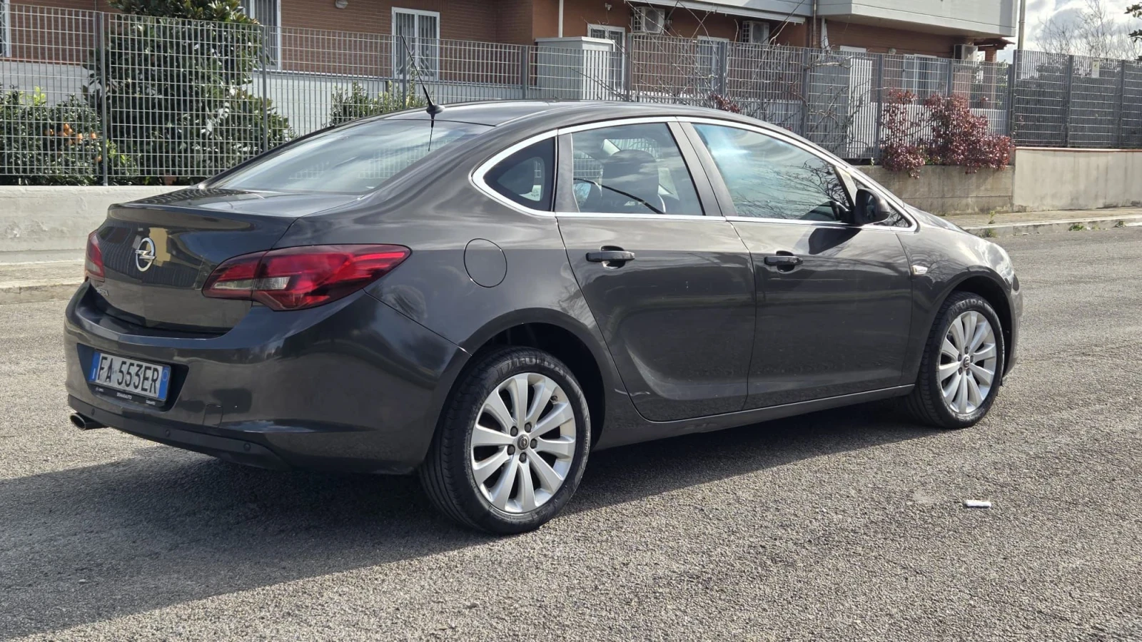 Opel Astra СЕДАН-КАТО НОВА, снимка 6 - Автомобили и джипове - 53761041