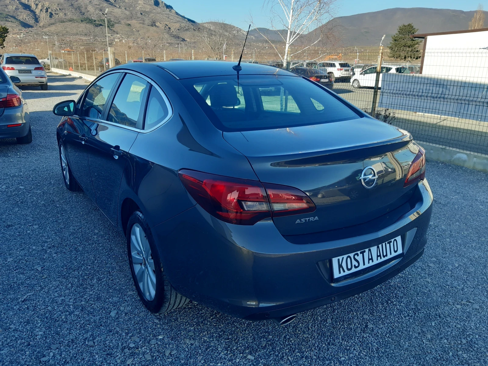 Opel Astra СЕДАН-КАТО НОВА - изображение 6