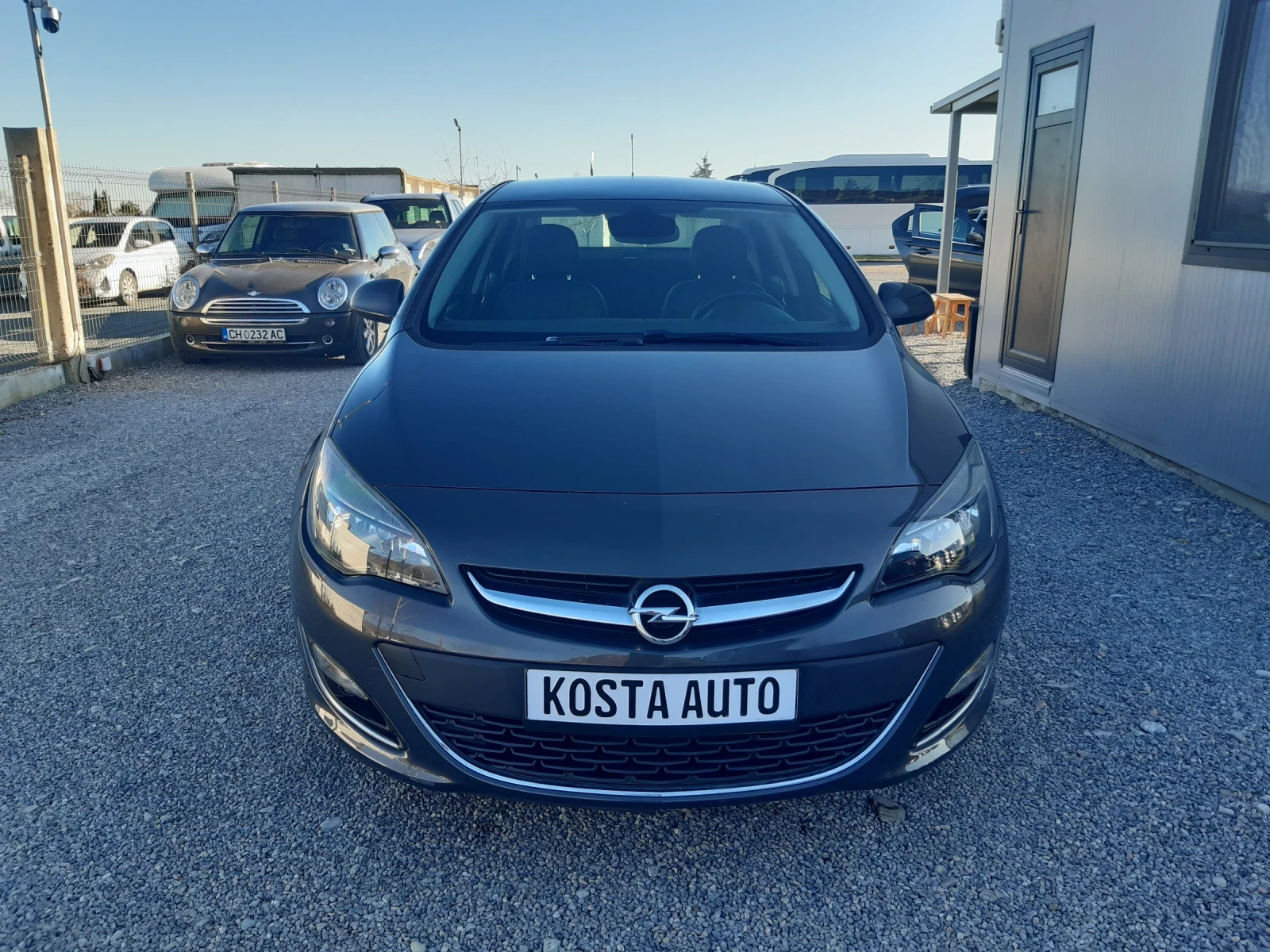 Opel Astra СЕДАН-КАТО НОВА - изображение 10