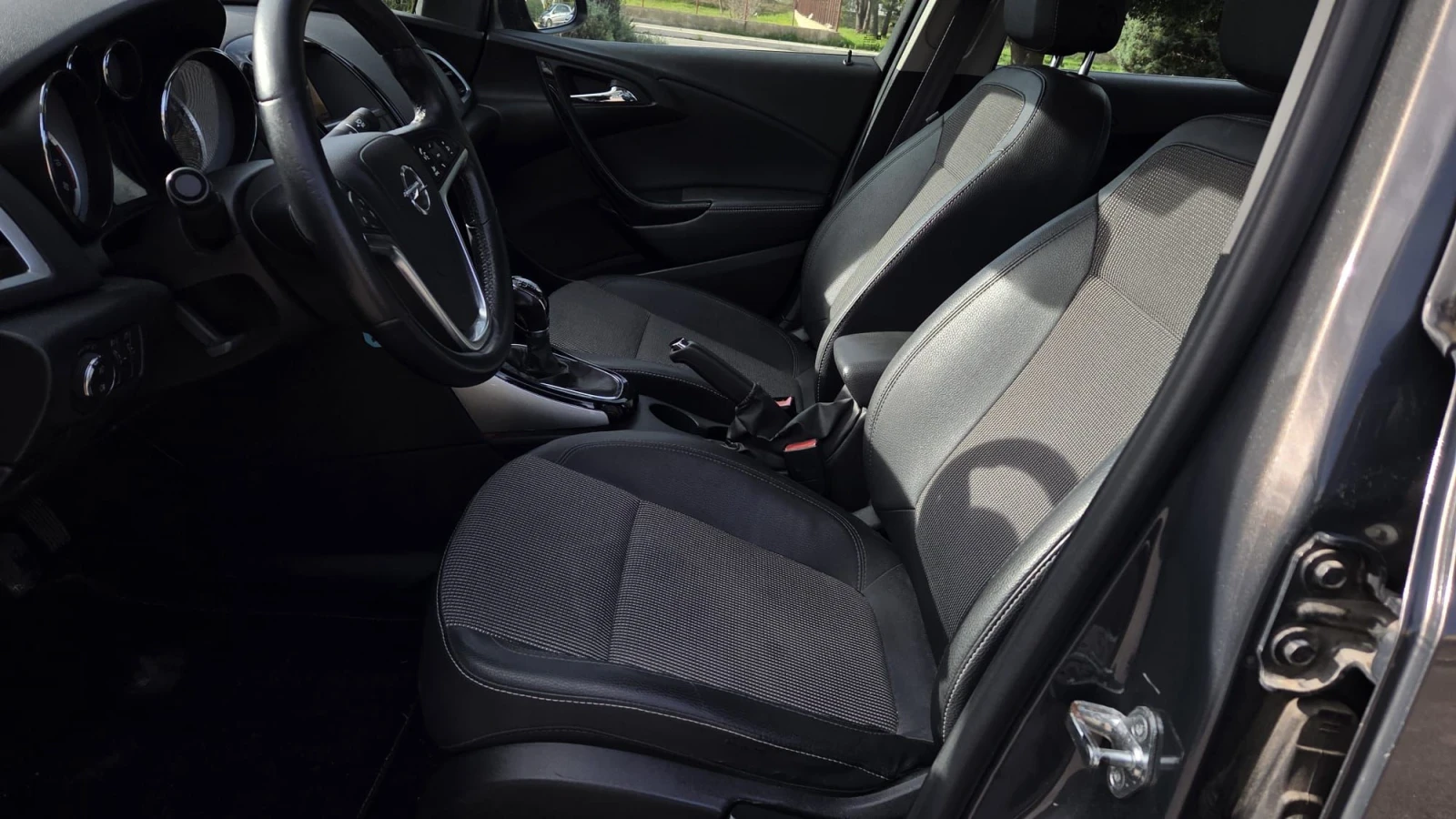 Opel Astra СЕДАН-КАТО НОВА, снимка 11 - Автомобили и джипове - 53761041