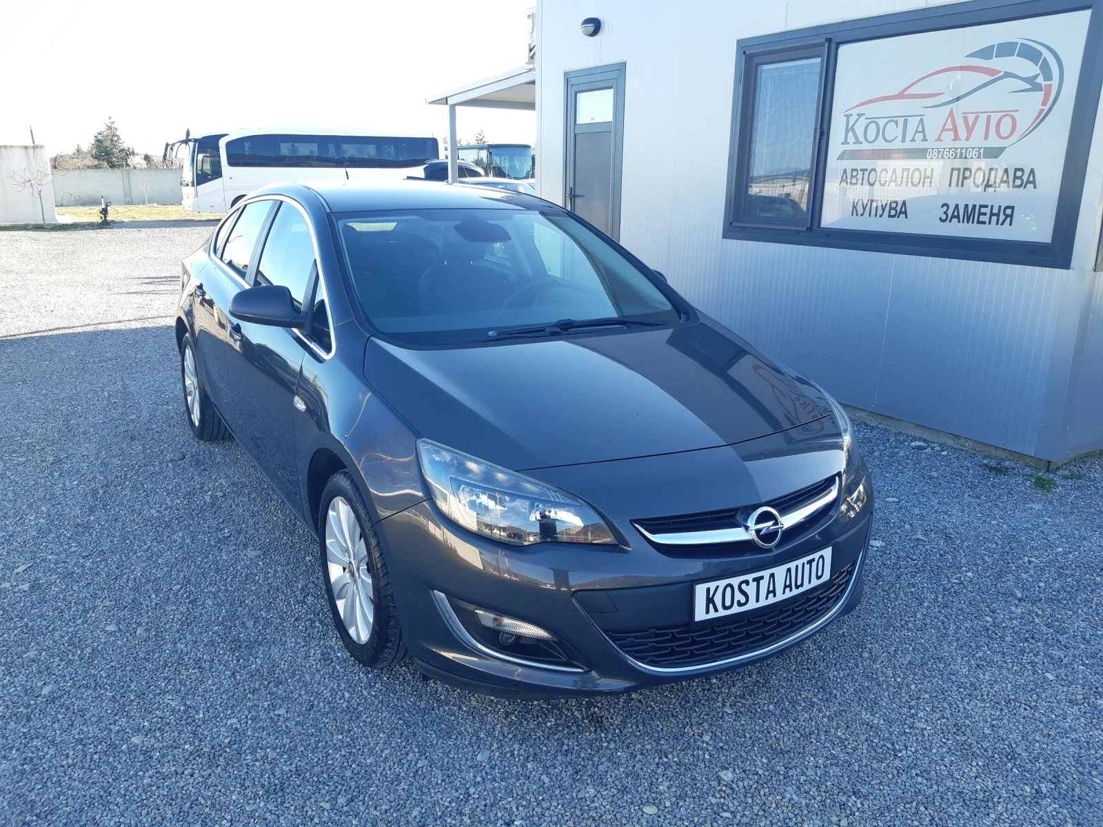 Opel Astra СЕДАН-КАТО НОВА