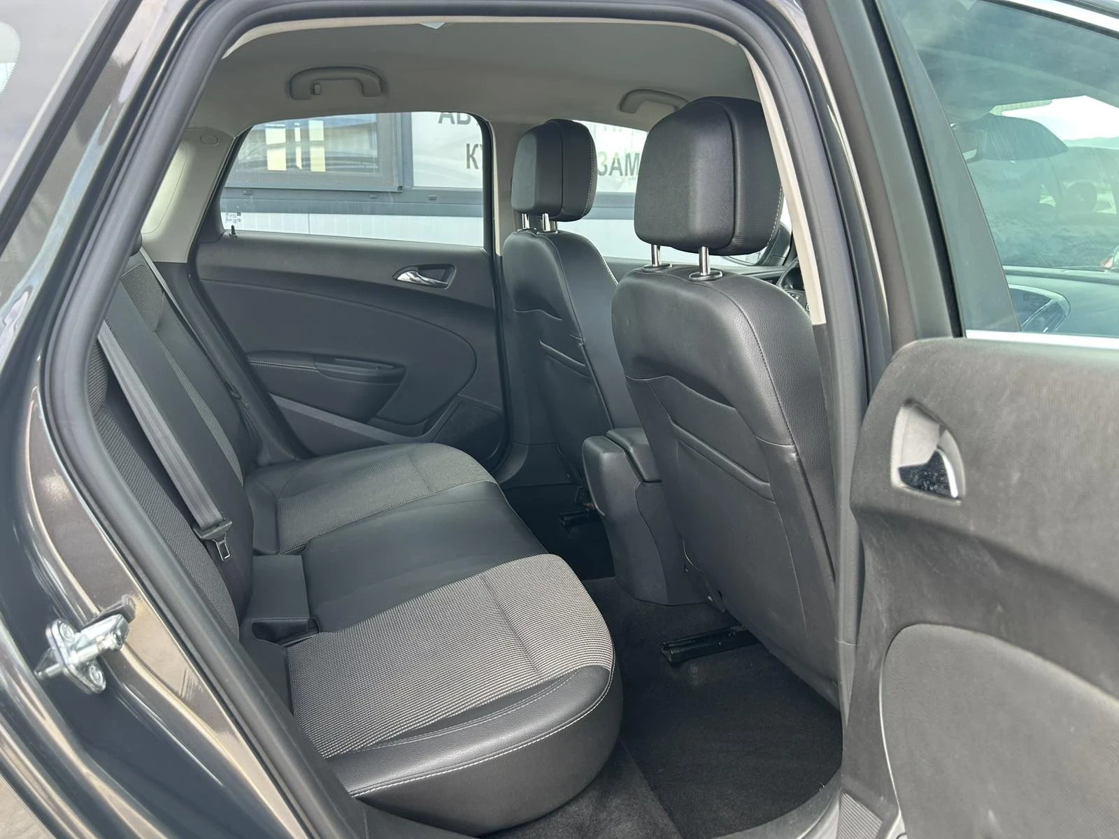 Opel Astra СЕДАН-ГАЗ КАТО НОВА, снимка 12 - Автомобили и джипове - 53761041