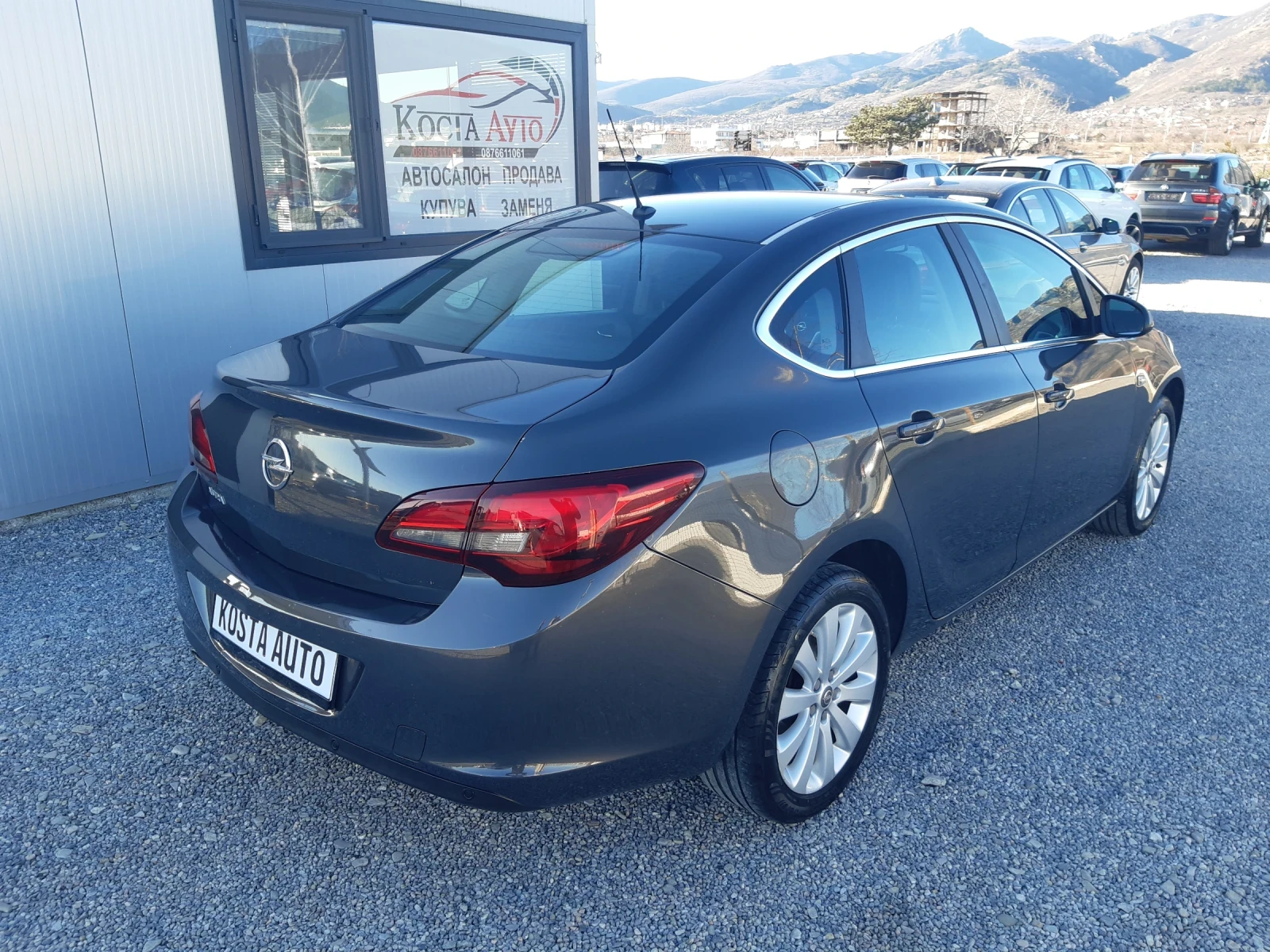 Opel Astra СЕДАН-КАТО НОВА - изображение 4
