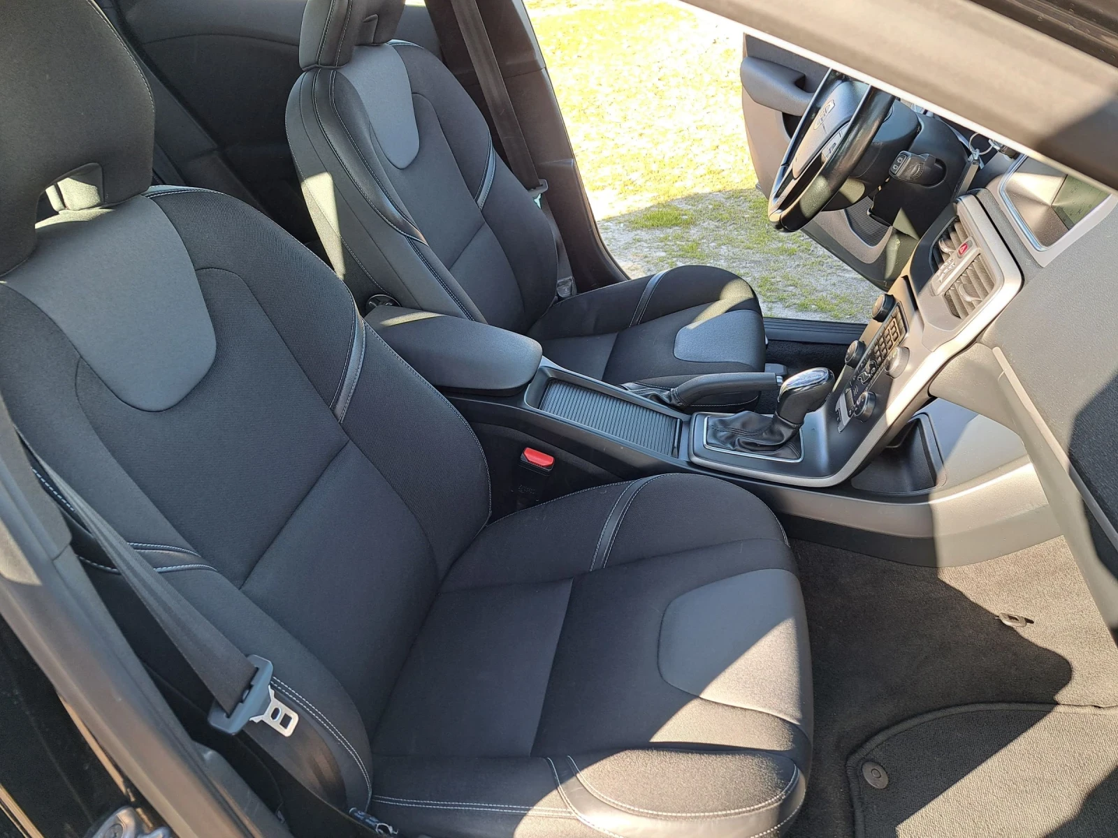 Volvo V40 D4 avtomat , снимка 14 - Автомобили и джипове - 53771911