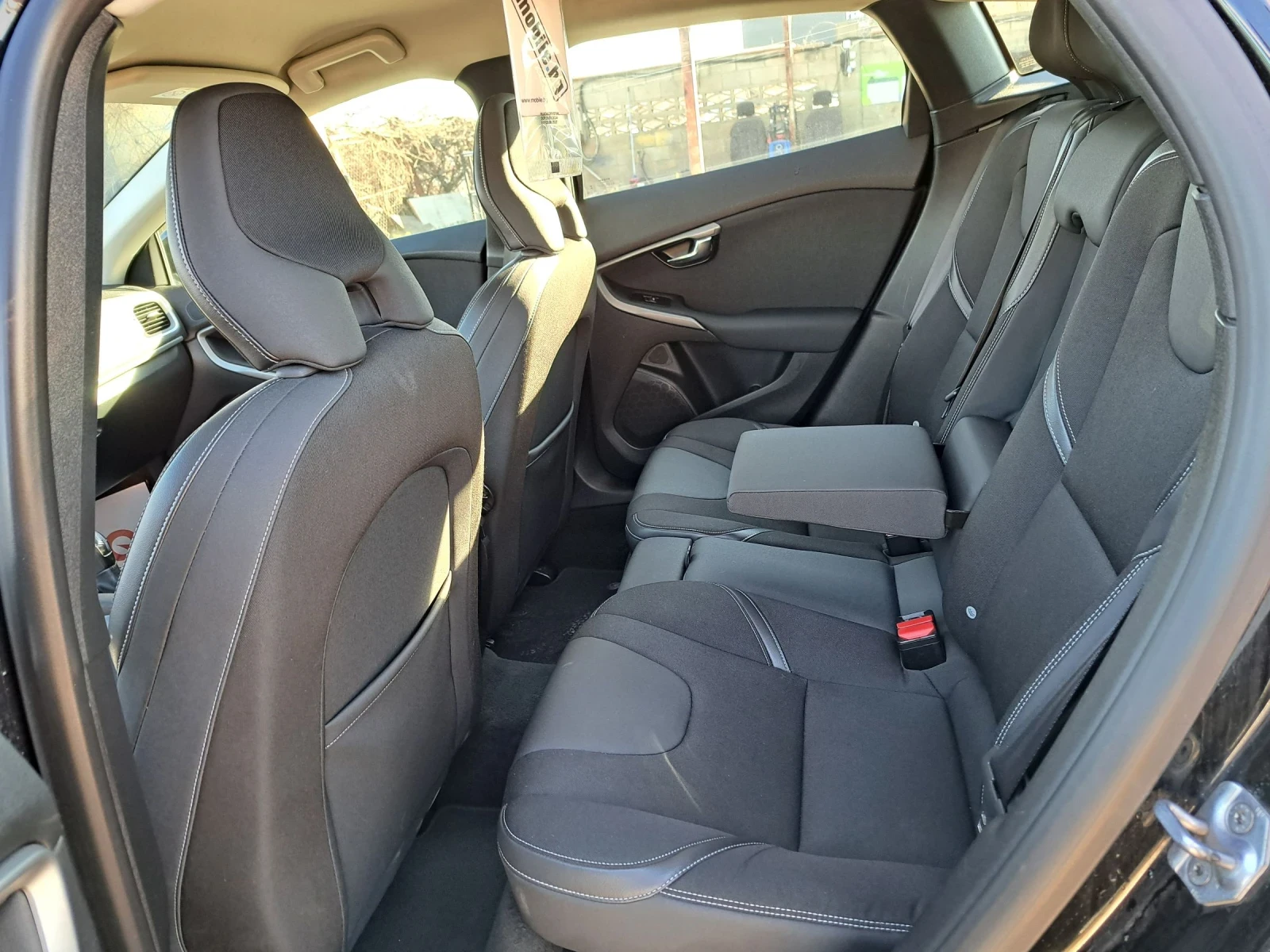 Volvo V40 D4 avtomat , снимка 15 - Автомобили и джипове - 53771911