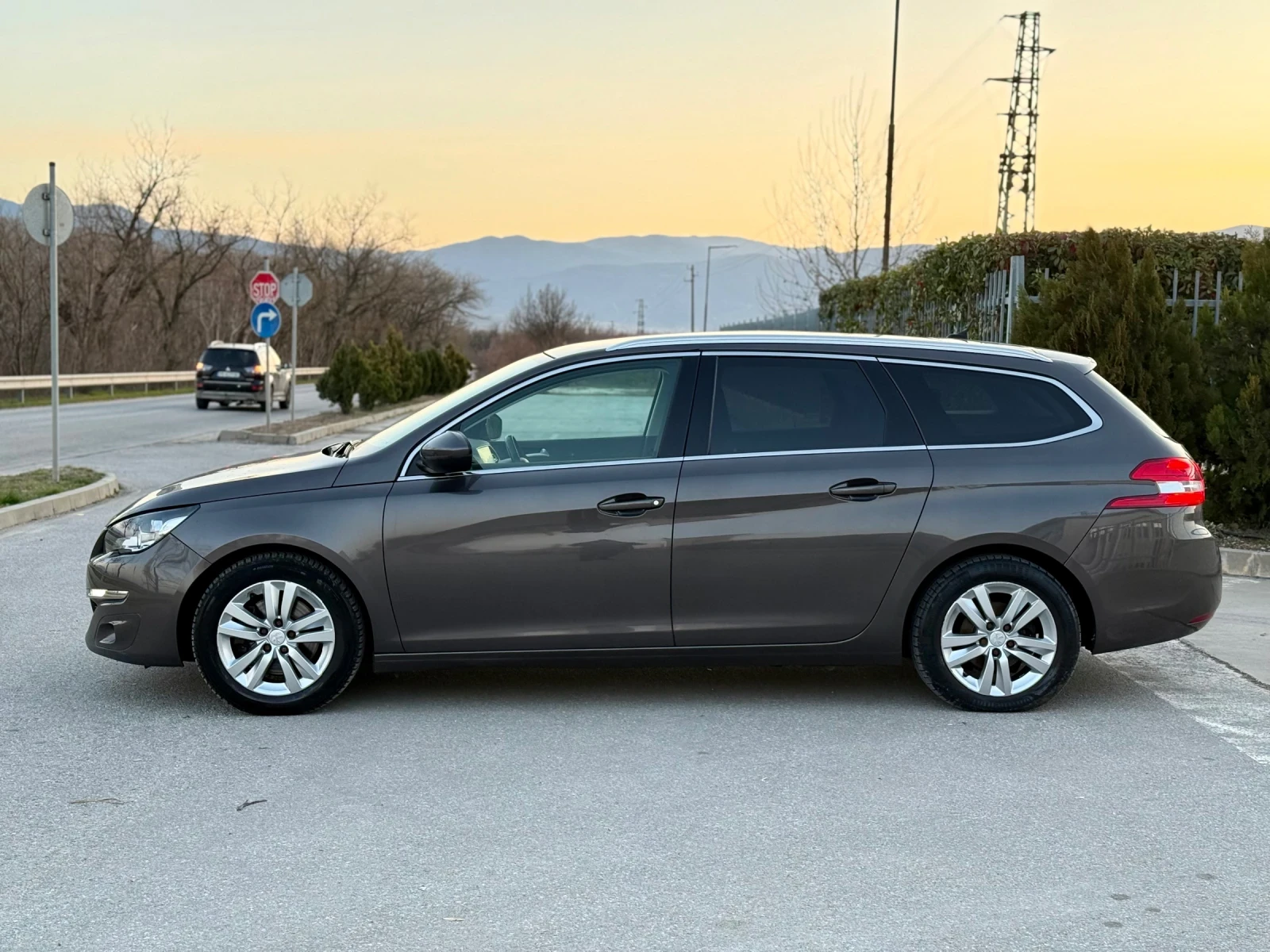 Peugeot 308 2.0HDI/ 150кс./ EURO5/ ПЕРФЕТНО, снимка 3 - Автомобили и джипове - 53829958
