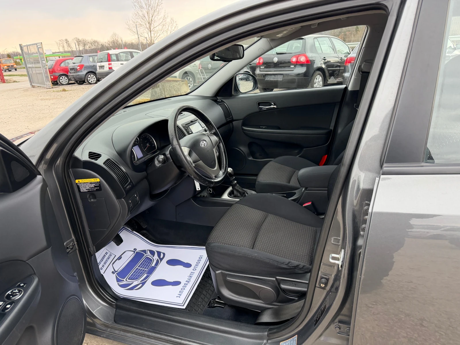 Hyundai I30 1.6CRDI-90PS, снимка 9 - Автомобили и джипове - 53968396