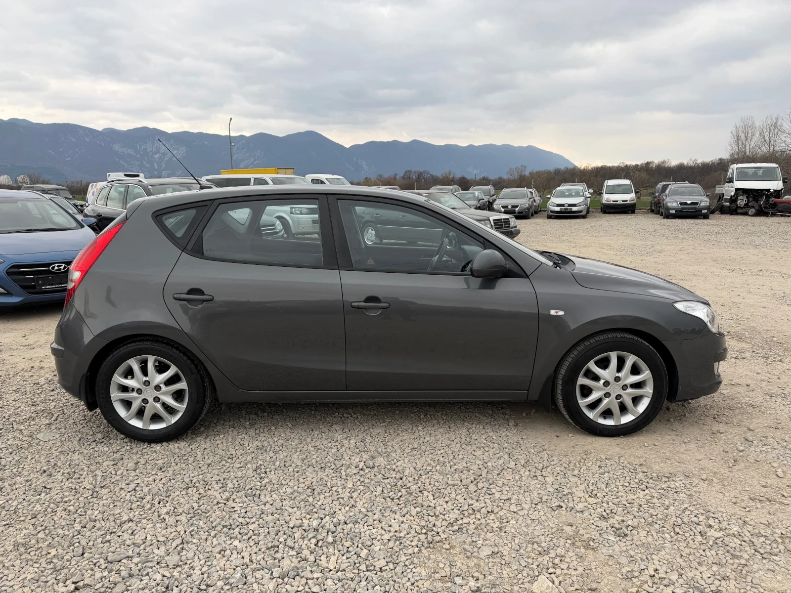 Hyundai I30 1.6CRDI-90PS, снимка 4 - Автомобили и джипове - 53968396