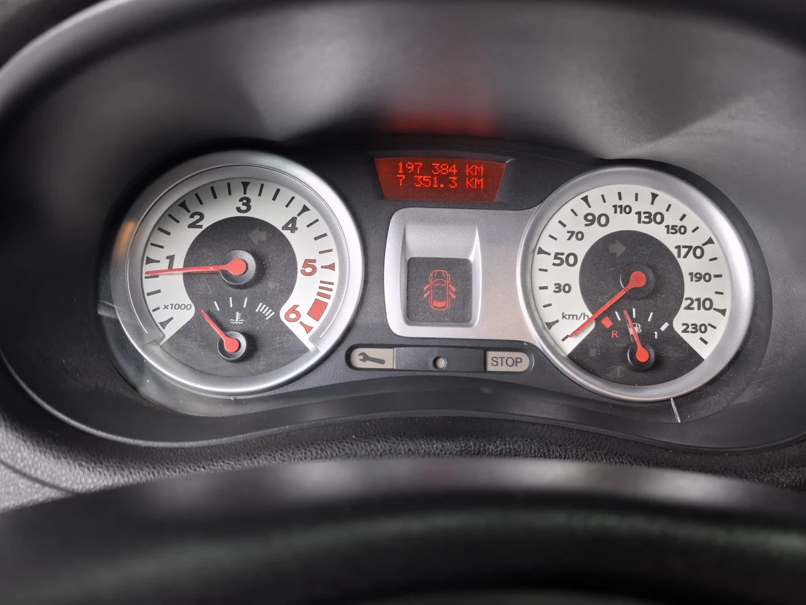 Renault Clio Хечбек , снимка 4 - Автомобили и джипове - 54017569