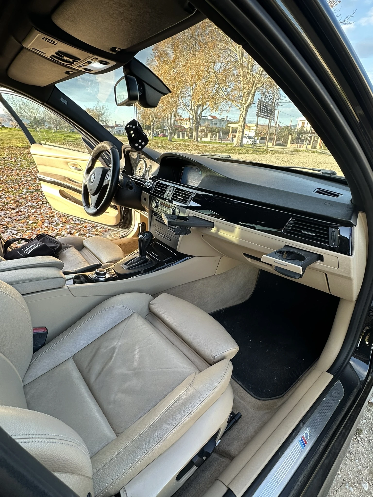 BMW 335 M57 Keyless/M Pack/Stock, снимка 8 - Автомобили и джипове - 54298192