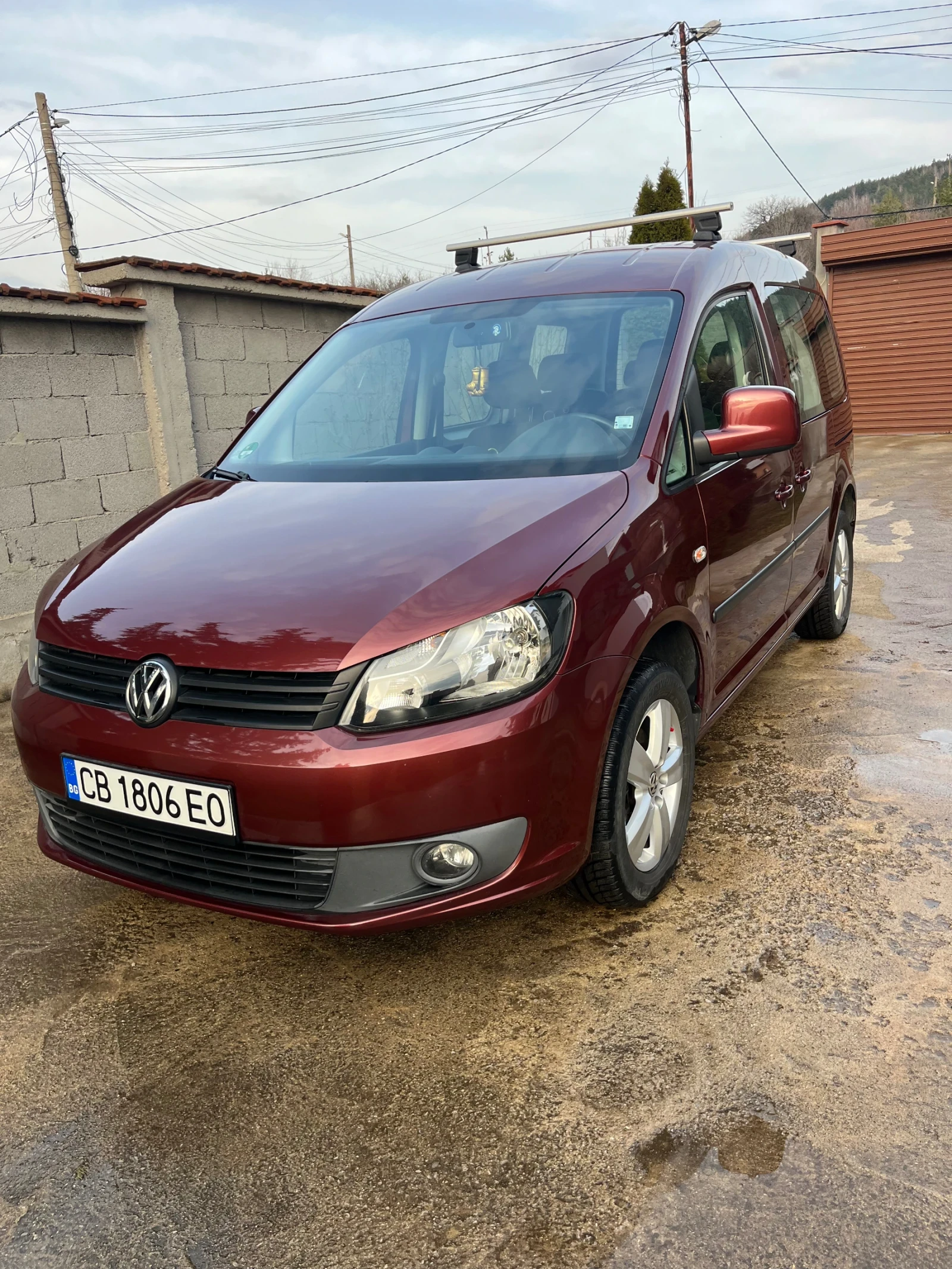 VW Caddy 1.6 TDI, снимка 2 - Автомобили и джипове - 54325531
