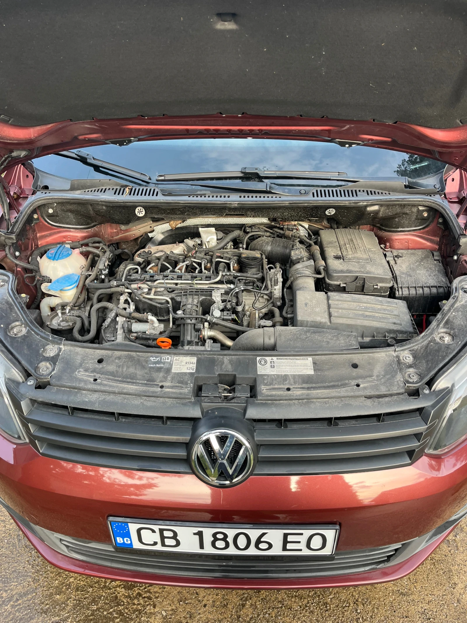 VW Caddy 1.6 TDI, снимка 9 - Автомобили и джипове - 54325531