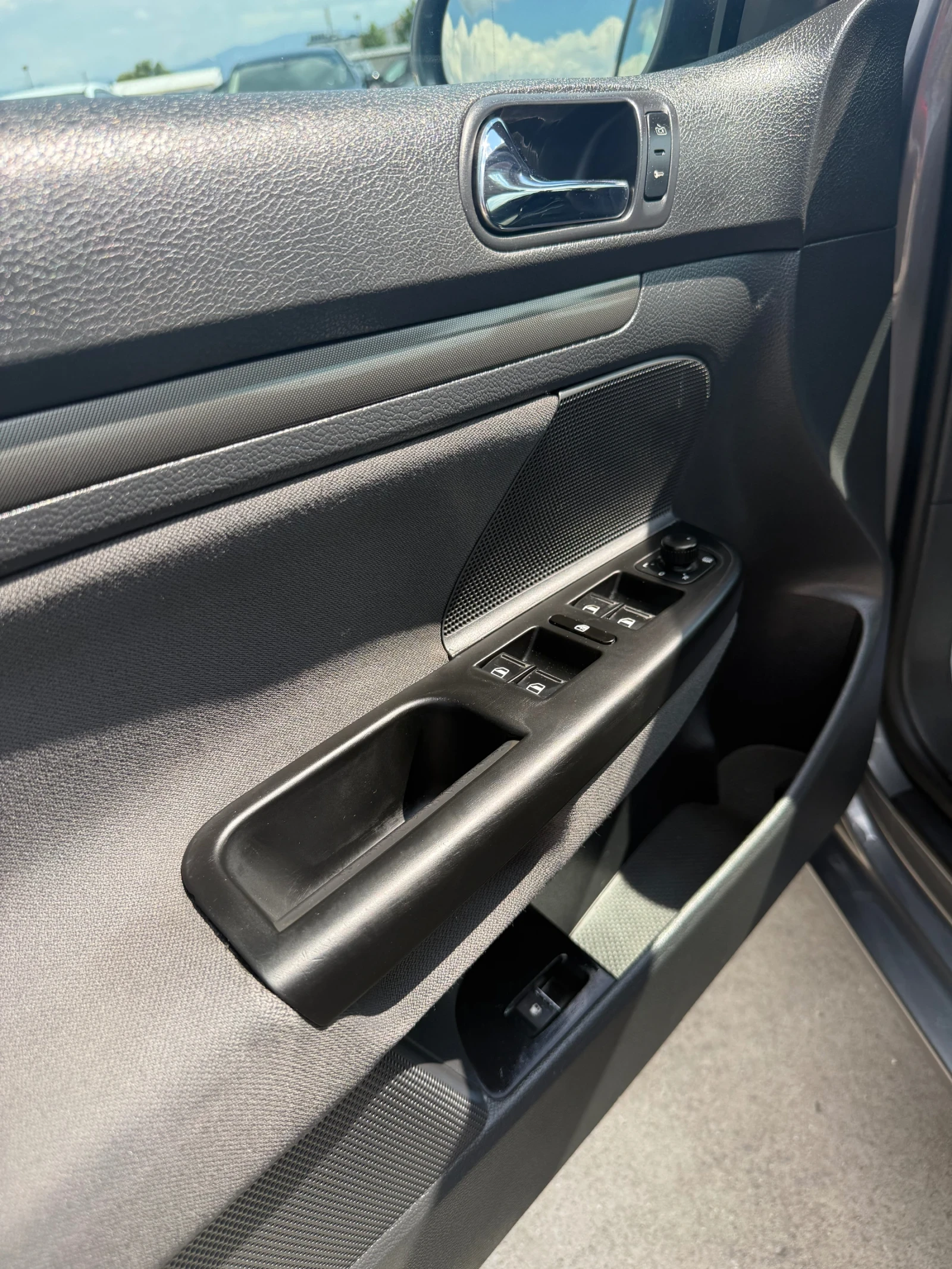 VW Golf 1.9 TDi FULL , снимка 13 - Автомобили и джипове - 55154938