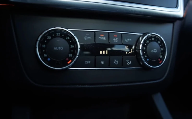 Mercedes-Benz GL 350 BLUETEC * * CARFAX * * АВТО КРЕДИТ * * , снимка 11 - Автомобили и джипове - 53073470