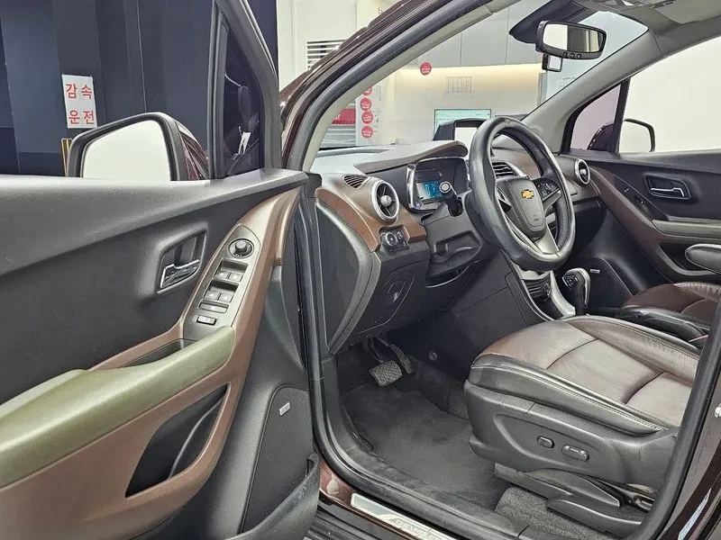 Chevrolet Trax 1.4, снимка 11 - Автомобили и джипове - 54330260