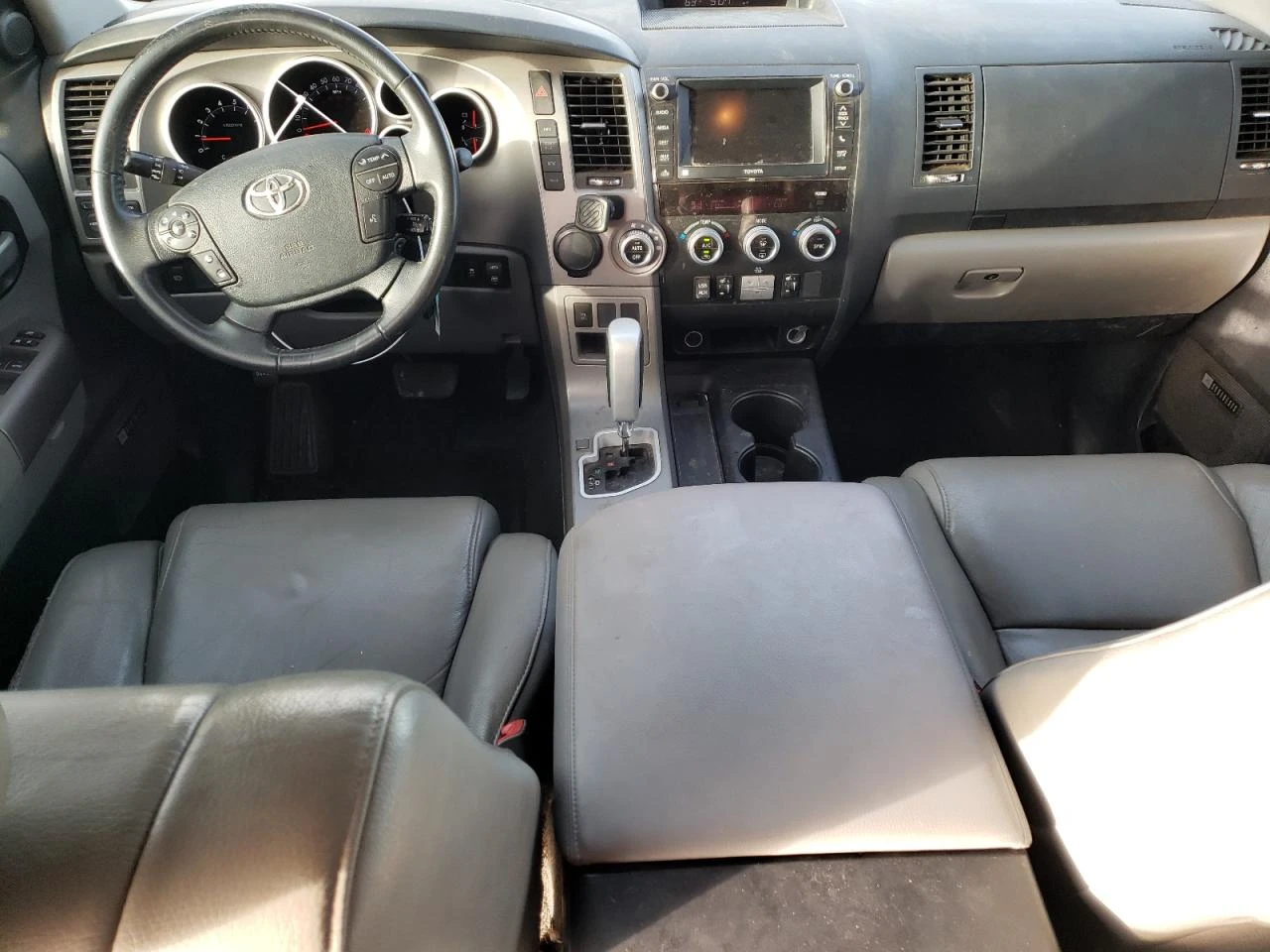 Toyota Sequoia LIMITED 5.7L V8 * Подходяща за газ - изображение 8