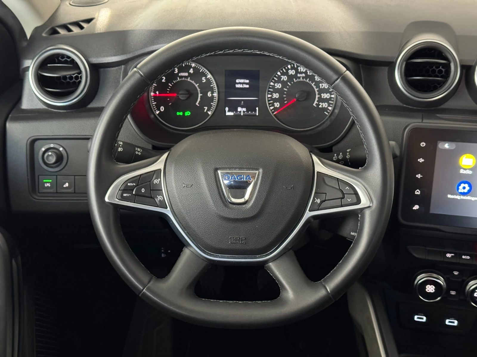 Dacia Duster 1.0LPG(ФАБРИЧНА ГАЗ)-ПЪЛНА СЕРВ.ИСТОРИЯ В ГАРАНЦИЯ - изображение 10