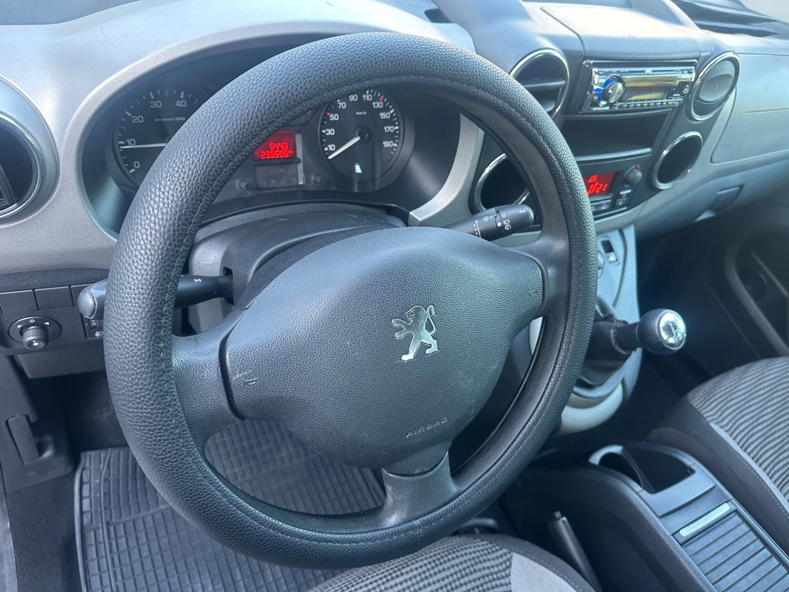 Peugeot Partner 1.6HDI* REALNI KM* UNIKAT*  - изображение 9