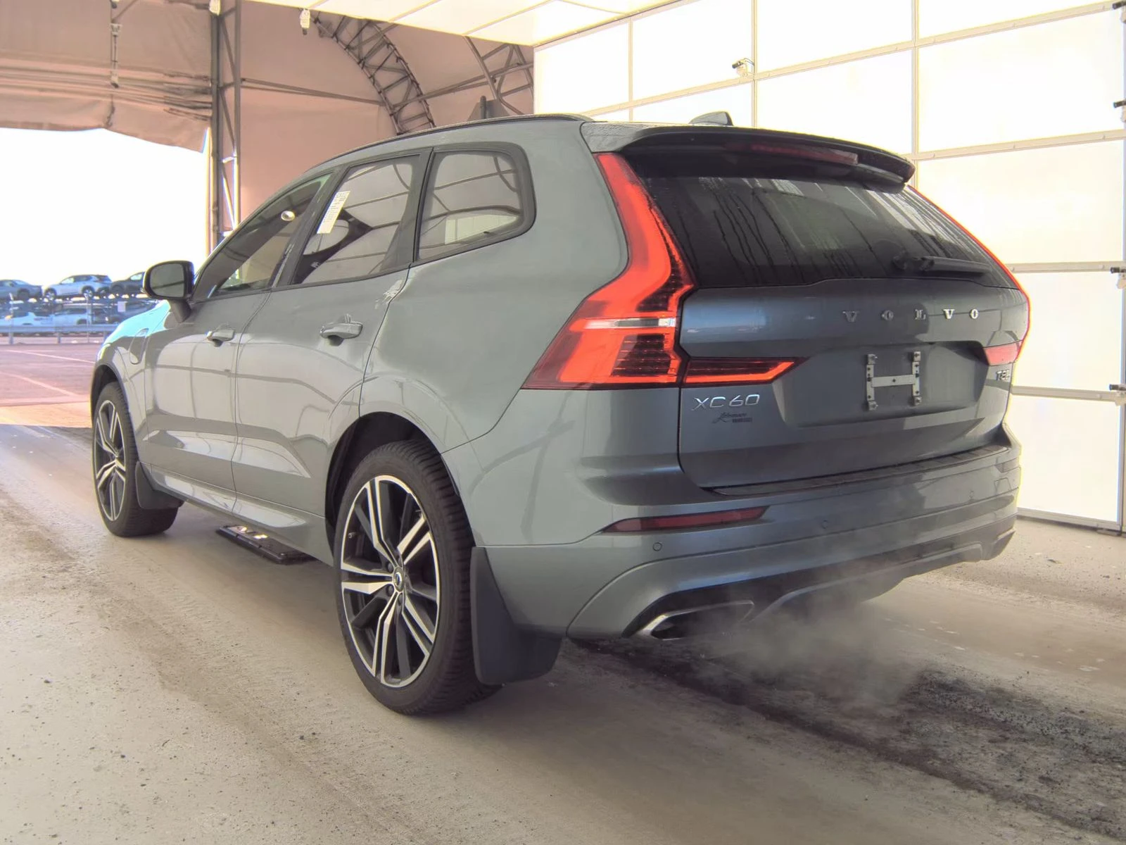 Volvo XC60 T8* HYBRID* R* DESIGN* HARMON* KARDON* ПАНОРАМА* , снимка 4 - Автомобили и джипове - 53802333