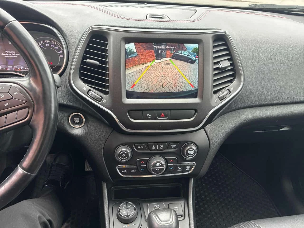 Jeep Cherokee * Trailhawk Elite * PANO * ПОДГРЕВИ * KEYLESS , снимка 9 - Автомобили и джипове - 55052301