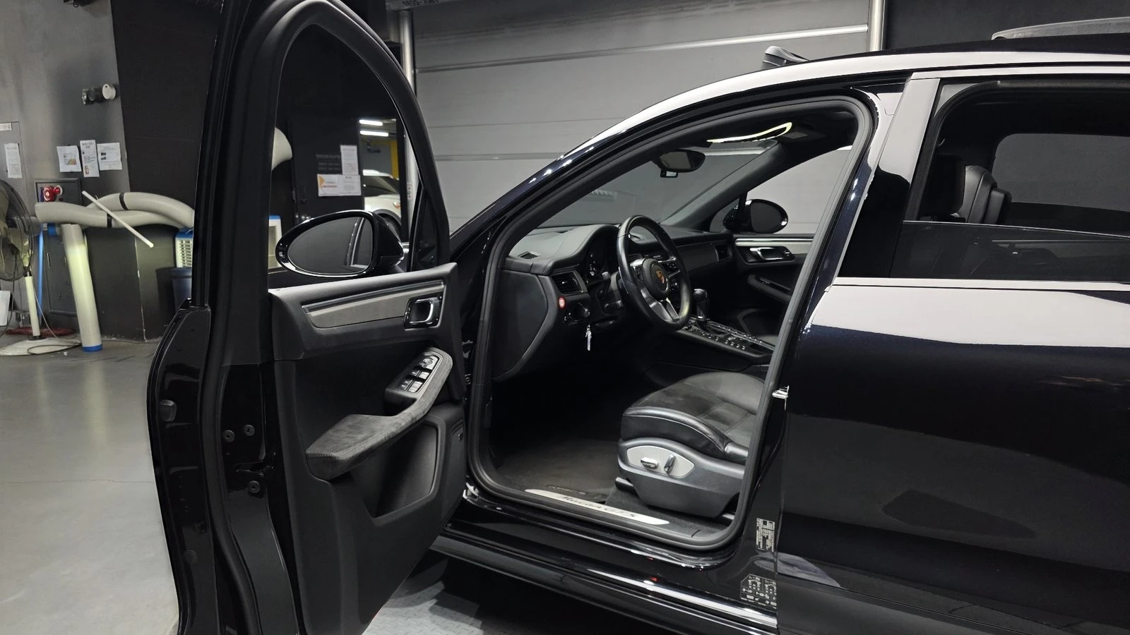 Porsche Macan GTS* ЛЮК* BOSE* 360* ПОДГРЕВ ВОЛАН* КРАЙНА ЦЕНА, снимка 11 - Автомобили и джипове - 55271919