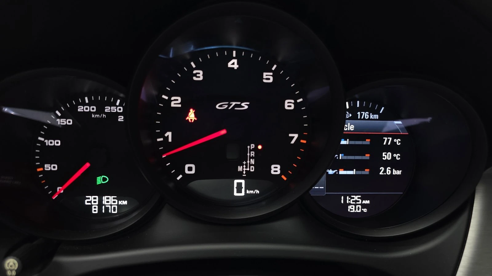 Porsche Macan GTS* ЛЮК* BOSE* 360* ПОДГРЕВ ВОЛАН* КРАЙНА ЦЕНА, снимка 8 - Автомобили и джипове - 55271919
