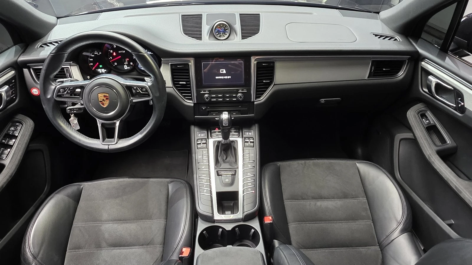 Porsche Macan GTS* ЛЮК* BOSE* 360* ПОДГРЕВ ВОЛАН* КРАЙНА ЦЕНА, снимка 7 - Автомобили и джипове - 55271919