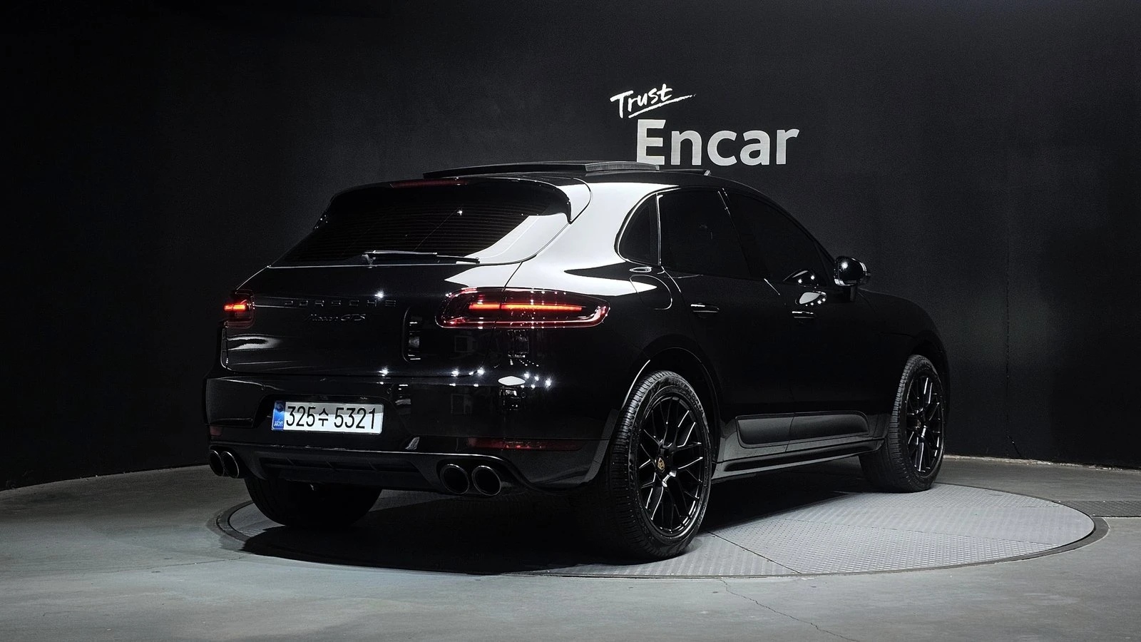 Porsche Macan GTS* ЛЮК* BOSE* 360* ПОДГРЕВ ВОЛАН* КРАЙНА ЦЕНА, снимка 2 - Автомобили и джипове - 55271919