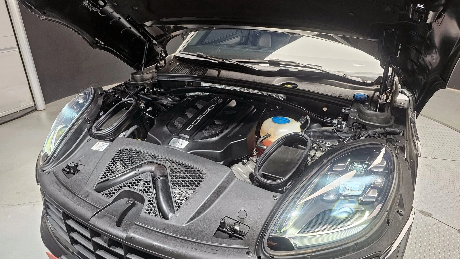 Porsche Macan GTS* ЛЮК* BOSE* 360* ПОДГРЕВ ВОЛАН* КРАЙНА ЦЕНА, снимка 6 - Автомобили и джипове - 55271919