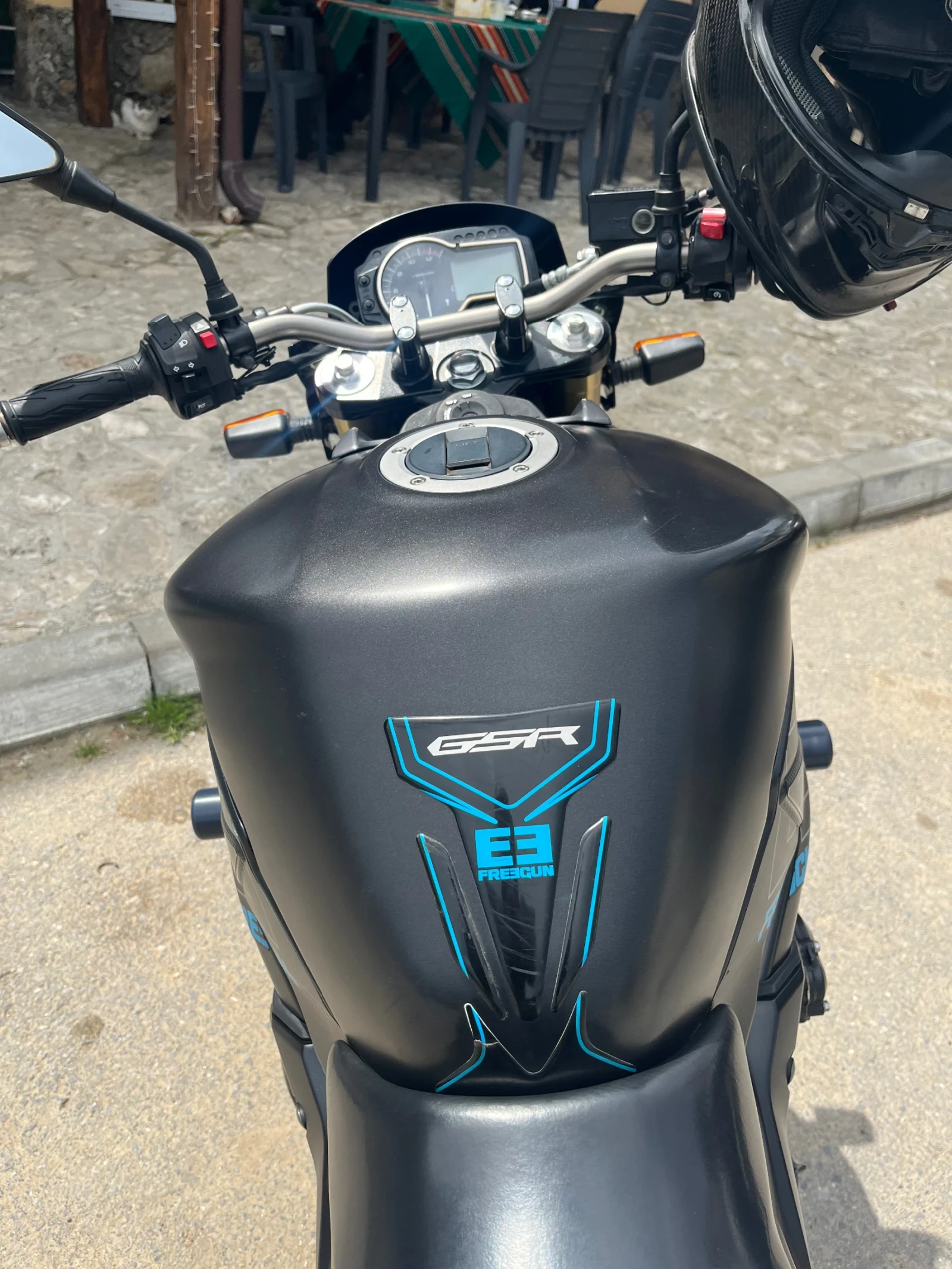 Suzuki Gsr 750 Фрийгъм - изображение 5