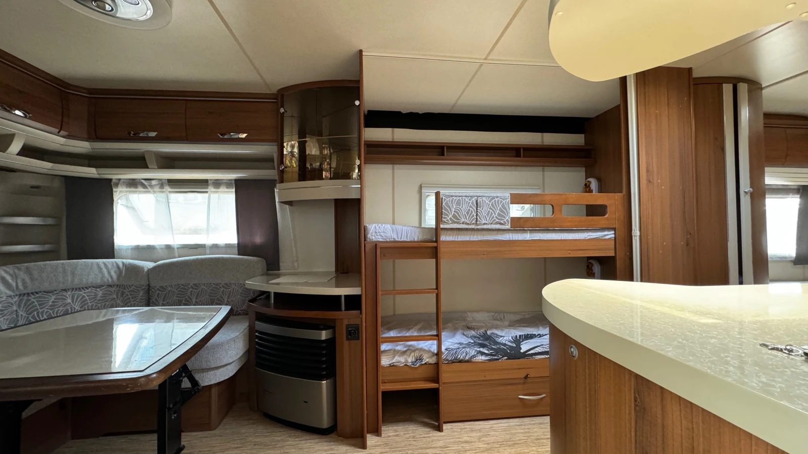 Каравана Hobby 650 UKFe Premium - изображение 5