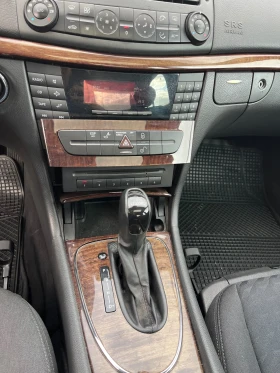 Mercedes-Benz E 220 CDI, снимка 10