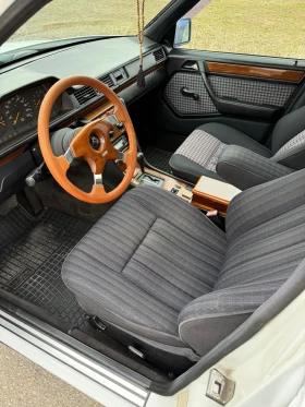 Mercedes-Benz 124 300d, снимка 12