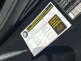 Mercedes-Benz E 400 * CARFAX * 360 Камери * Червен салон * , снимка 11