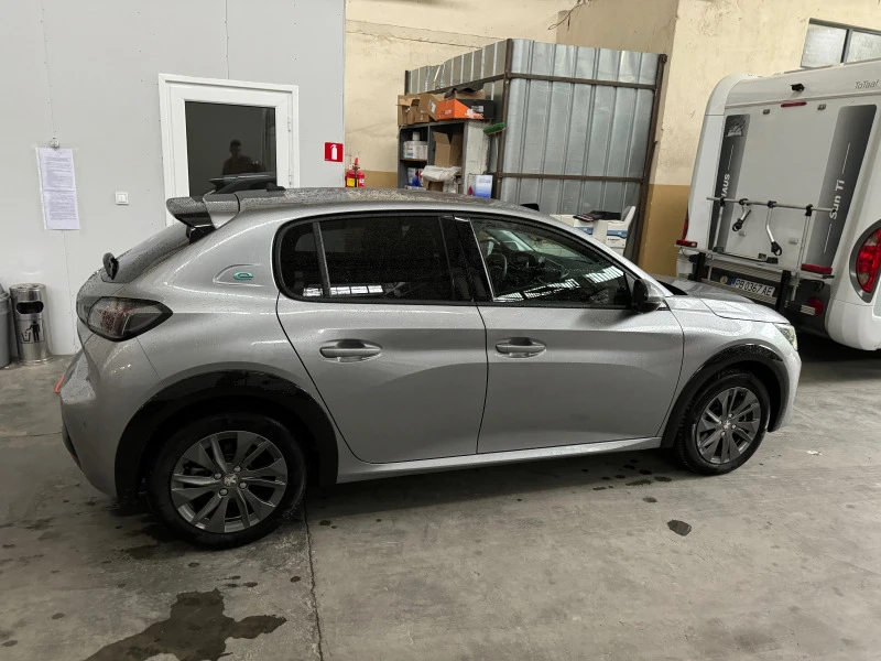 Peugeot 208 e208 Allure, снимка 16 - Автомобили и джипове - 47236180