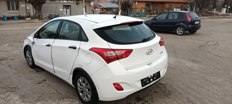 Hyundai I30 1.4, снимка 4 - Автомобили и джипове - 49255191