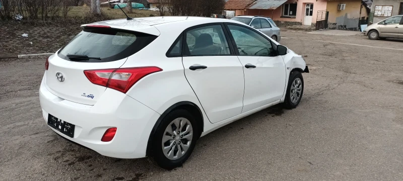 Hyundai I30 1.4, снимка 5 - Автомобили и джипове - 49255191