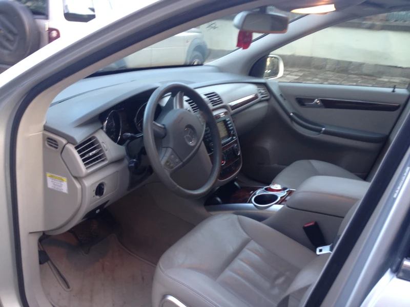 Mercedes-Benz R 500, снимка 2 - Автомобили и джипове - 52269243