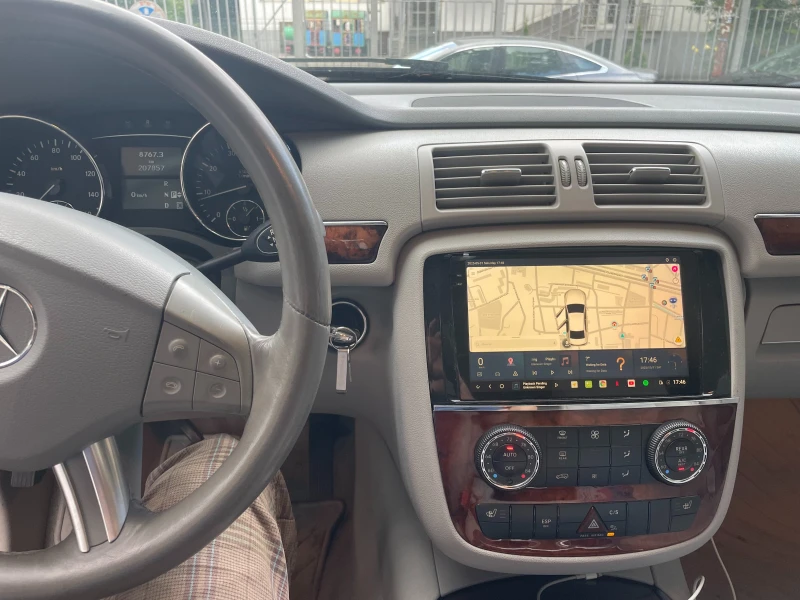 Mercedes-Benz R 500, снимка 5 - Автомобили и джипове - 52269243