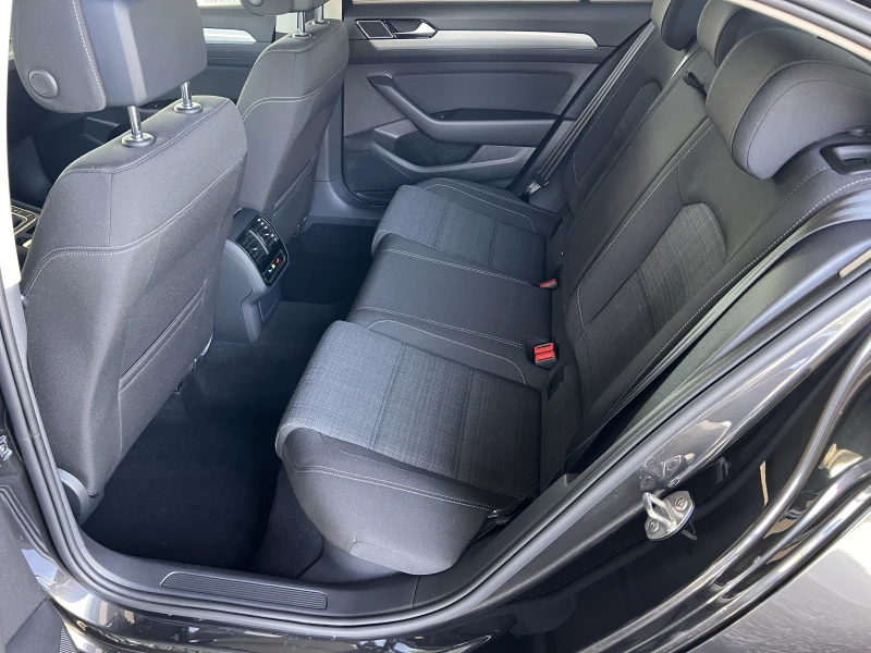 VW Passat BUSINESS/2.0TDI/150k.c./7-DSG/ГАРАНЦИЯ, снимка 10 - Автомобили и джипове - 51199602