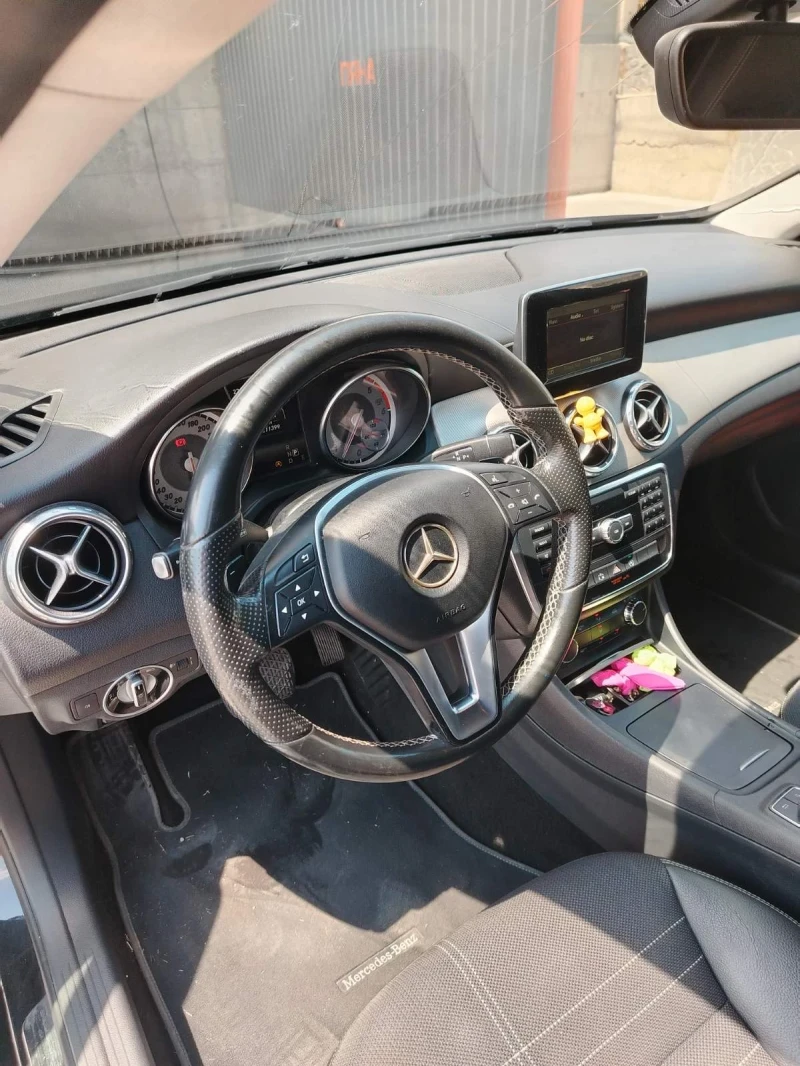 Mercedes-Benz CLA 200 2.0, снимка 5 - Автомобили и джипове - 52112154